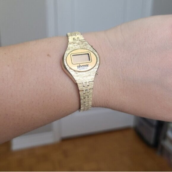 Ladies Vintage Retro Phasar Quartz Gold Tone Analog Watch Stainless Steel - Picture 5 of 13